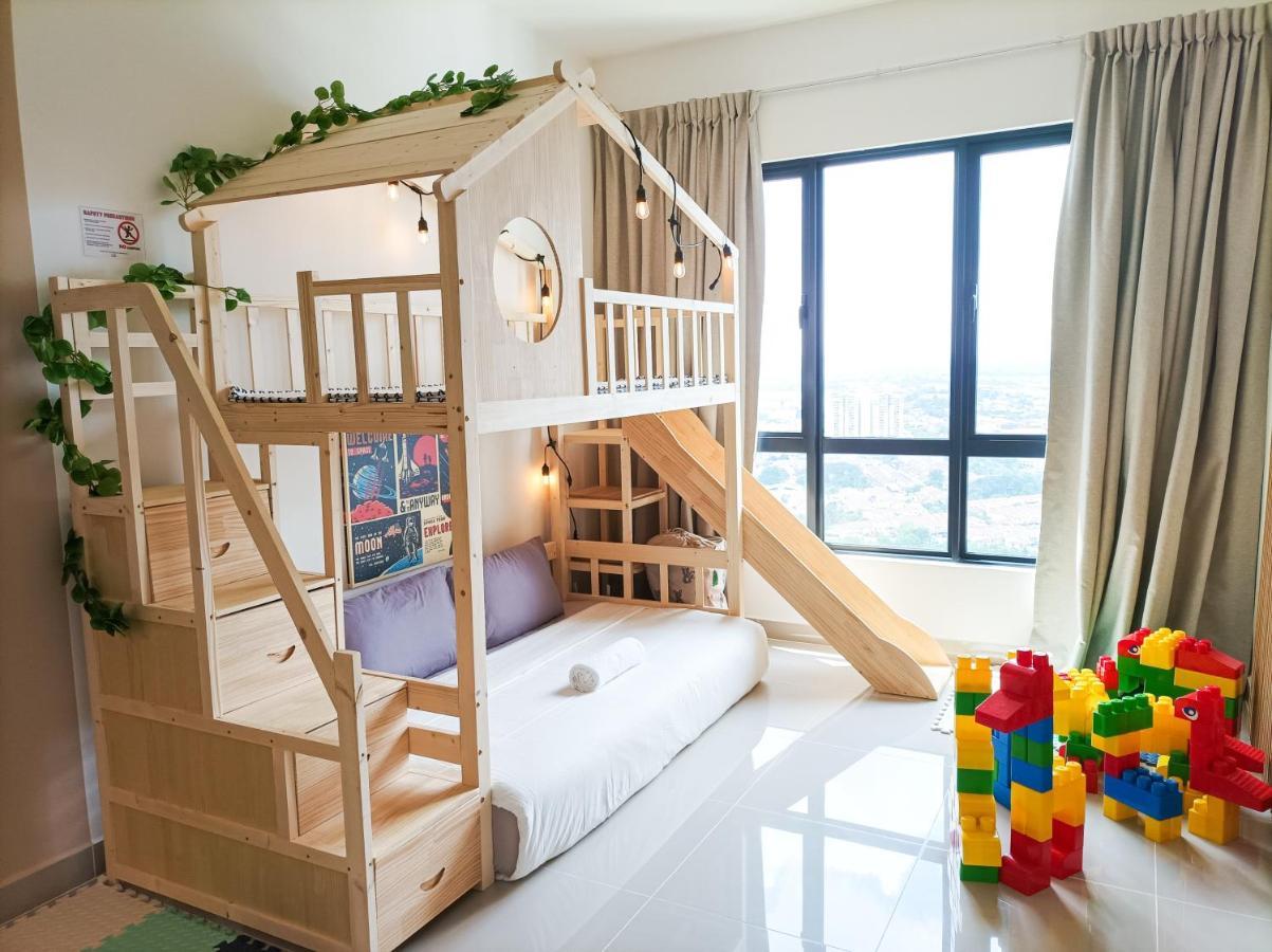 Japandi Family Play Suite With Slide Bunk Bed كاجانغ المظهر الخارجي الصورة